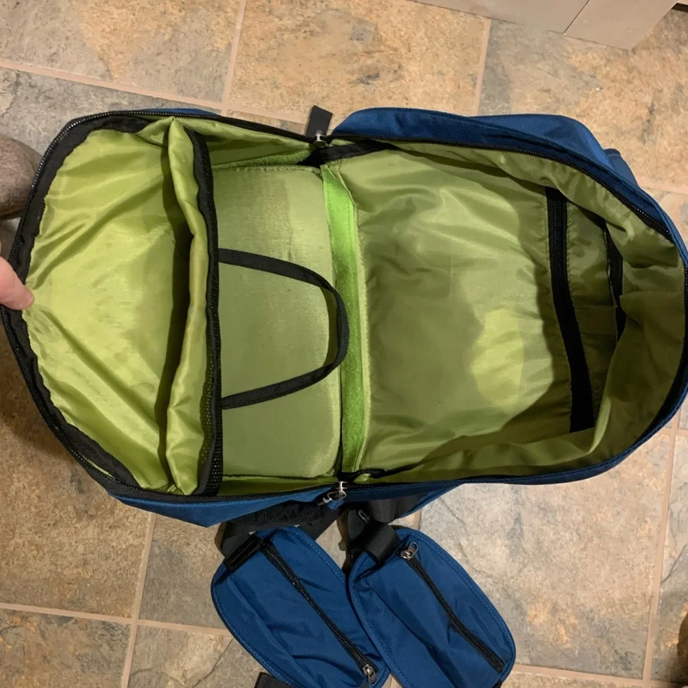 Medium Camera Backpack - Picture 3 of 6
